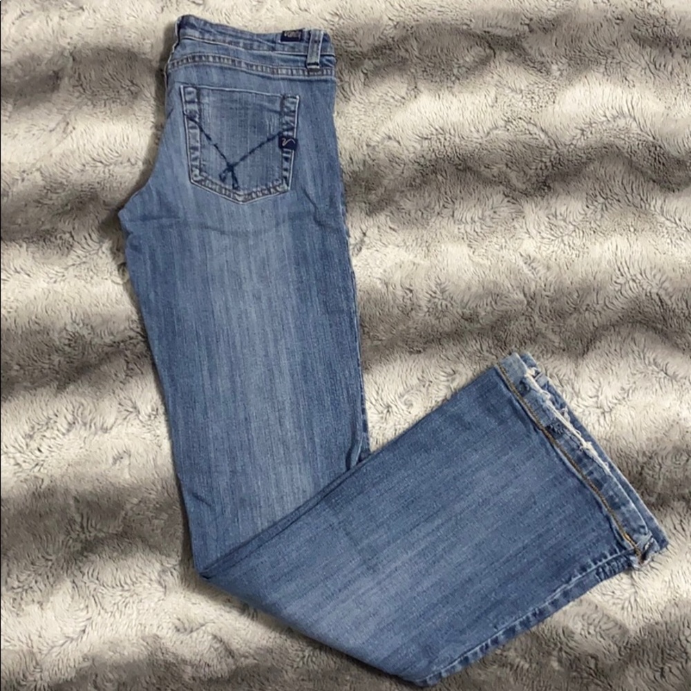 3/$15 Vanity Dakota Jeans 28x35L